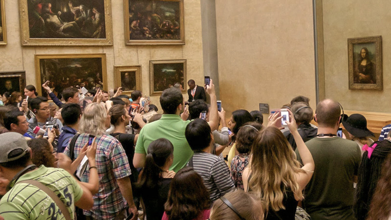 Selfies with the Mona Lisa