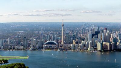 Landscape aerial photo of the Toronto cityscape.